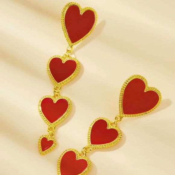 3/$30 ❤️ Long Heart Drop Earrings - Picture 3 of 4